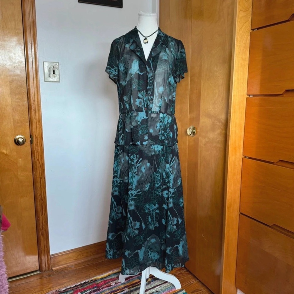 Vintage teal and back 2 piece top and skirt set